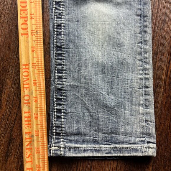 Miss Me Mid Rise Easy Crop Jeans Distressed Light Wash Angel Wings Size 26 - Picture 8 of 12